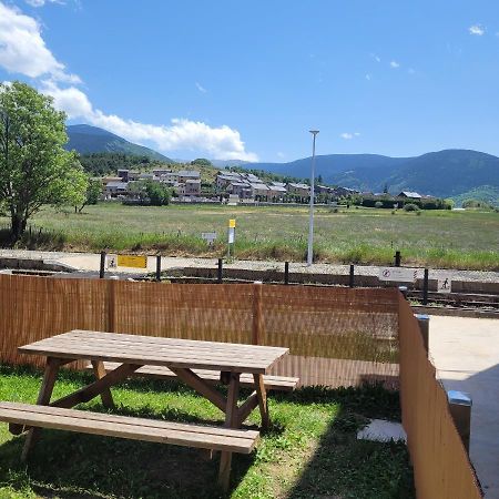Loft Mansarde Du Train Jaune Avec Vue Sur Les Montagnes Saillagouse Zewnętrze zdjęcie