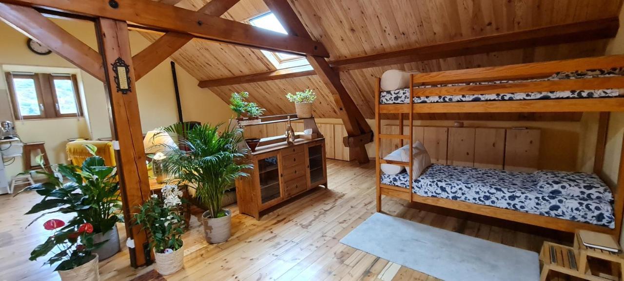 Loft Mansarde Du Train Jaune Avec Vue Sur Les Montagnes Saillagouse Zewnętrze zdjęcie